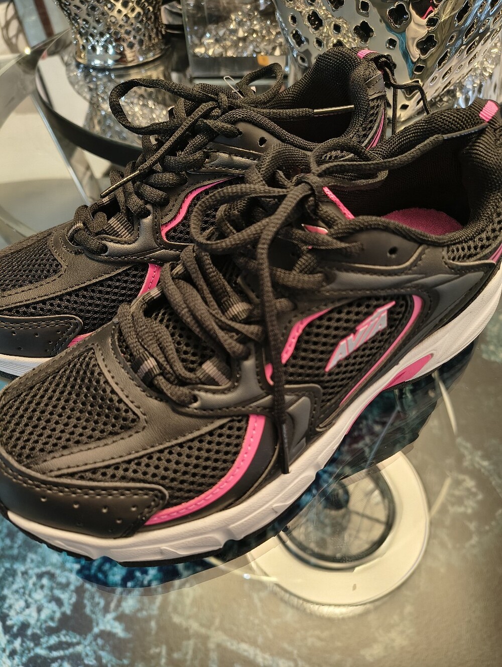 Avia Women’s Black and Pink Athletic Sneakers Size 6